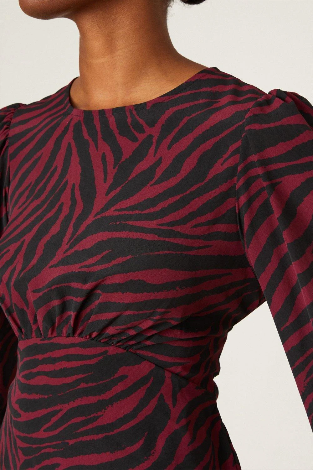 Dorothy Perkins Tall Berry Zebra Tea Blouse 6 Dorothy Perkins Tall Berry Zebra Tea Blouse - Image 4