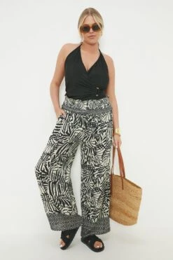 Dorothy Perkins Curve Black Tropical Crinkle Wide Leg Trouser
