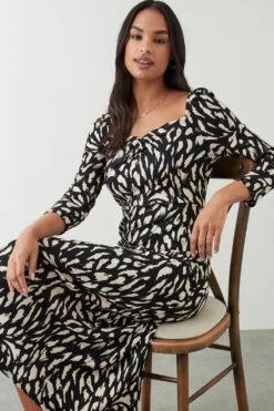 Dorothy Perkins Mono Leopard Print Sweetheart Midi Dress