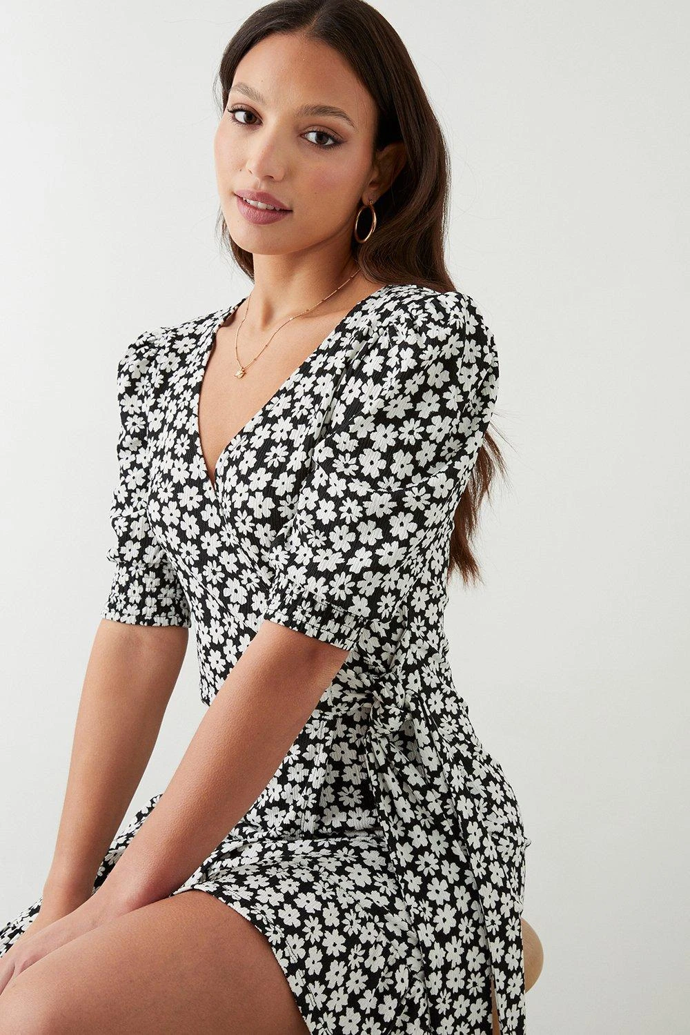 Dorothy Perkins Tall Mono Floral Ruffle Hem Wrap Mini Dress 4 Dorothy Perkins Tall Mono Floral Ruffle Hem Wrap Mini Dress - Image 2