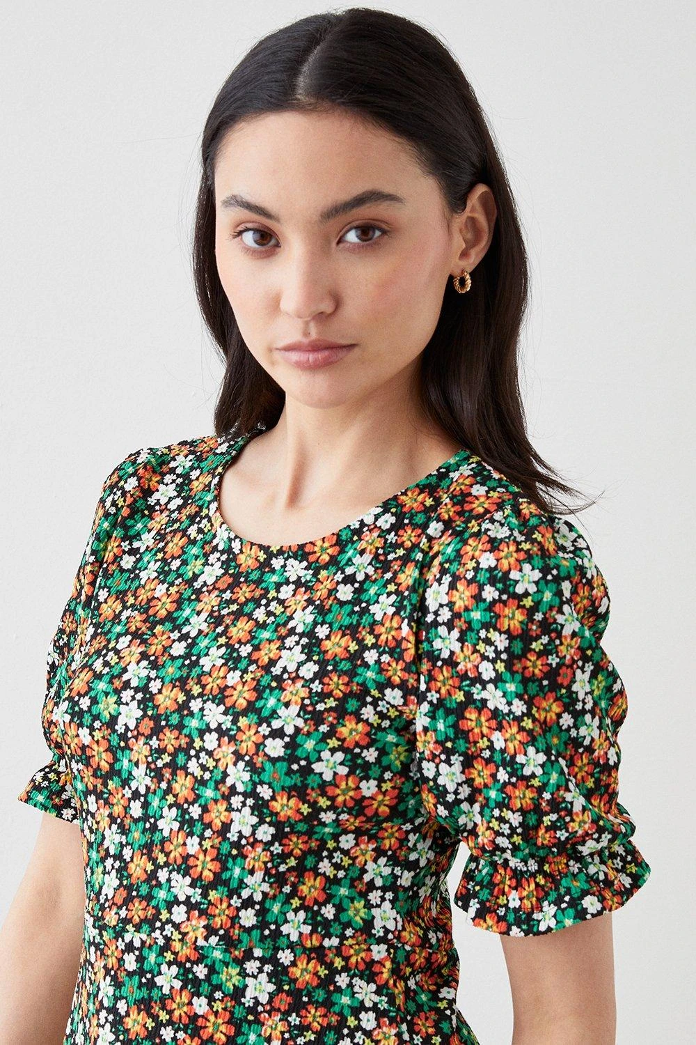 Dorothy Perkins Petite Ditsy Floral Short Sleeve Mini Dress 4 Dorothy Perkins Petite Ditsy Floral Short Sleeve Mini Dress - Image 2
