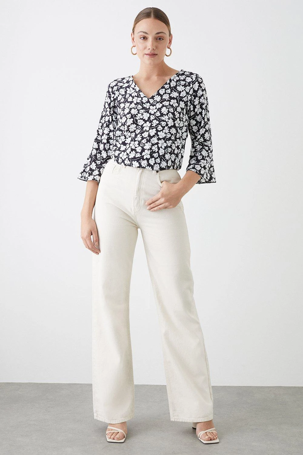 Dorothy Perkins Tall Floral Frill Sleeve V Neck Blouse 4 Dorothy Perkins Tall Floral Frill Sleeve V Neck Blouse - Image 2