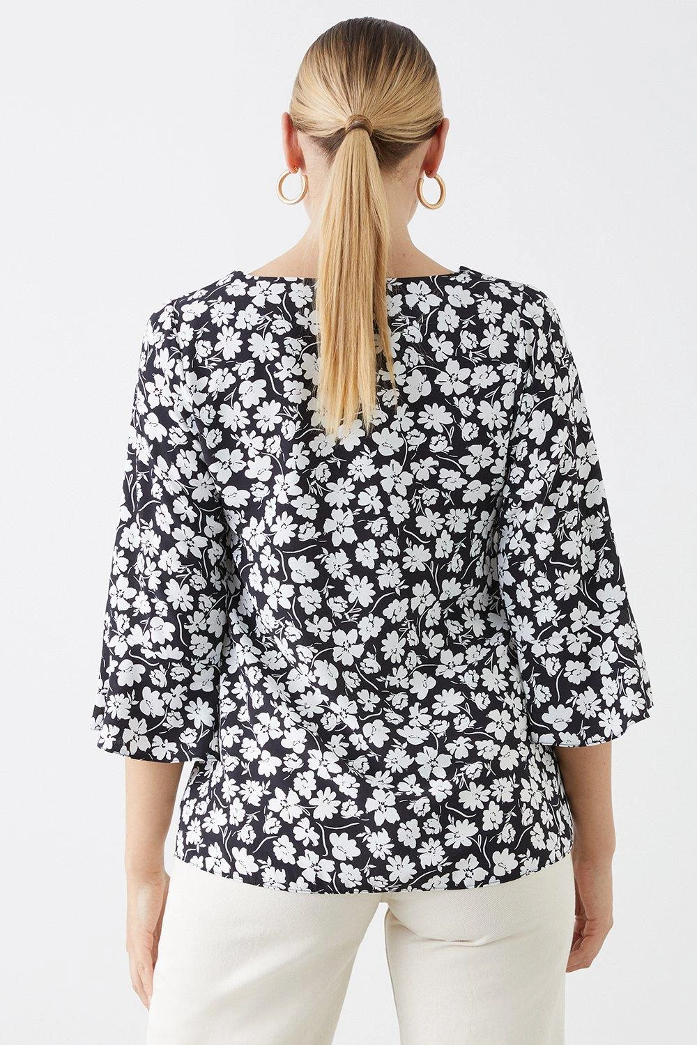 Dorothy Perkins Tall Floral Frill Sleeve V Neck Blouse 5 Dorothy Perkins Tall Floral Frill Sleeve V Neck Blouse - Image 3