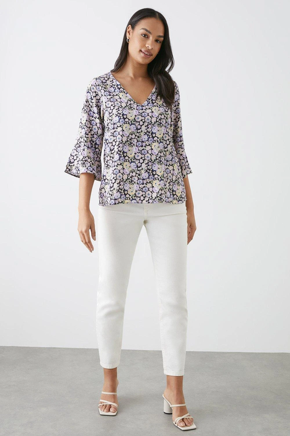 Dorothy Perkins Floral Frill Sleeve V Neck Blouse 4 Dorothy Perkins Floral Frill Sleeve V Neck Blouse - Image 2