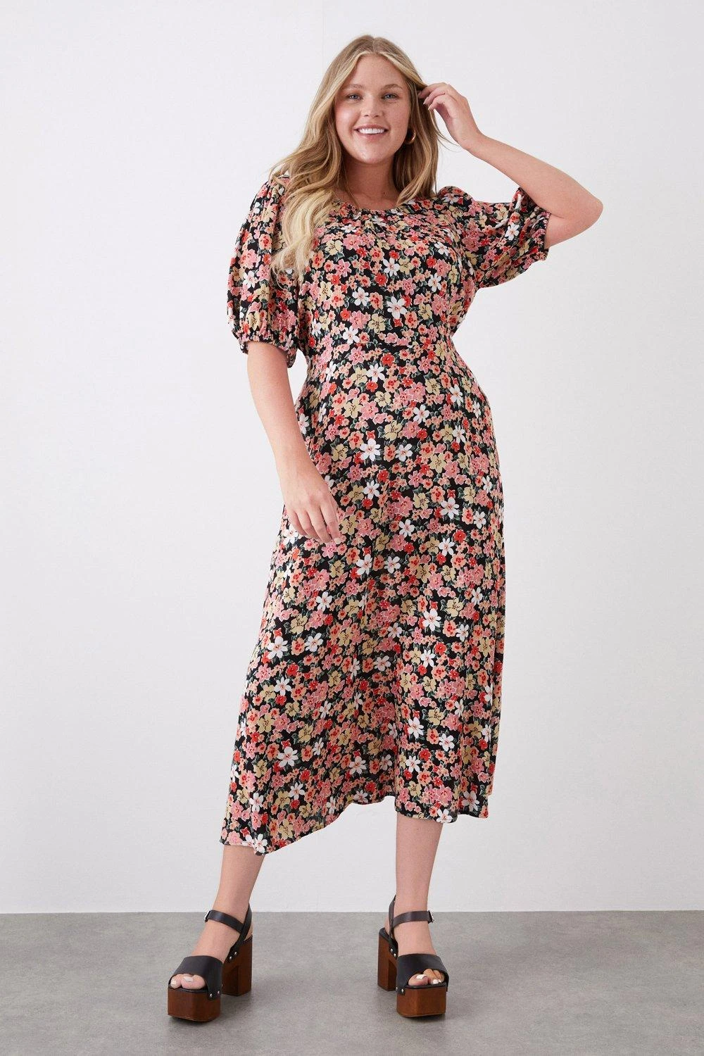 Dorothy Perkins Curve Black Large Floral Crinkle Short Sleeve Crew Neck Midi 3 Dorothy Perkins Curve Black Large Floral Crinkle Short Sleeve Crew Neck Midi