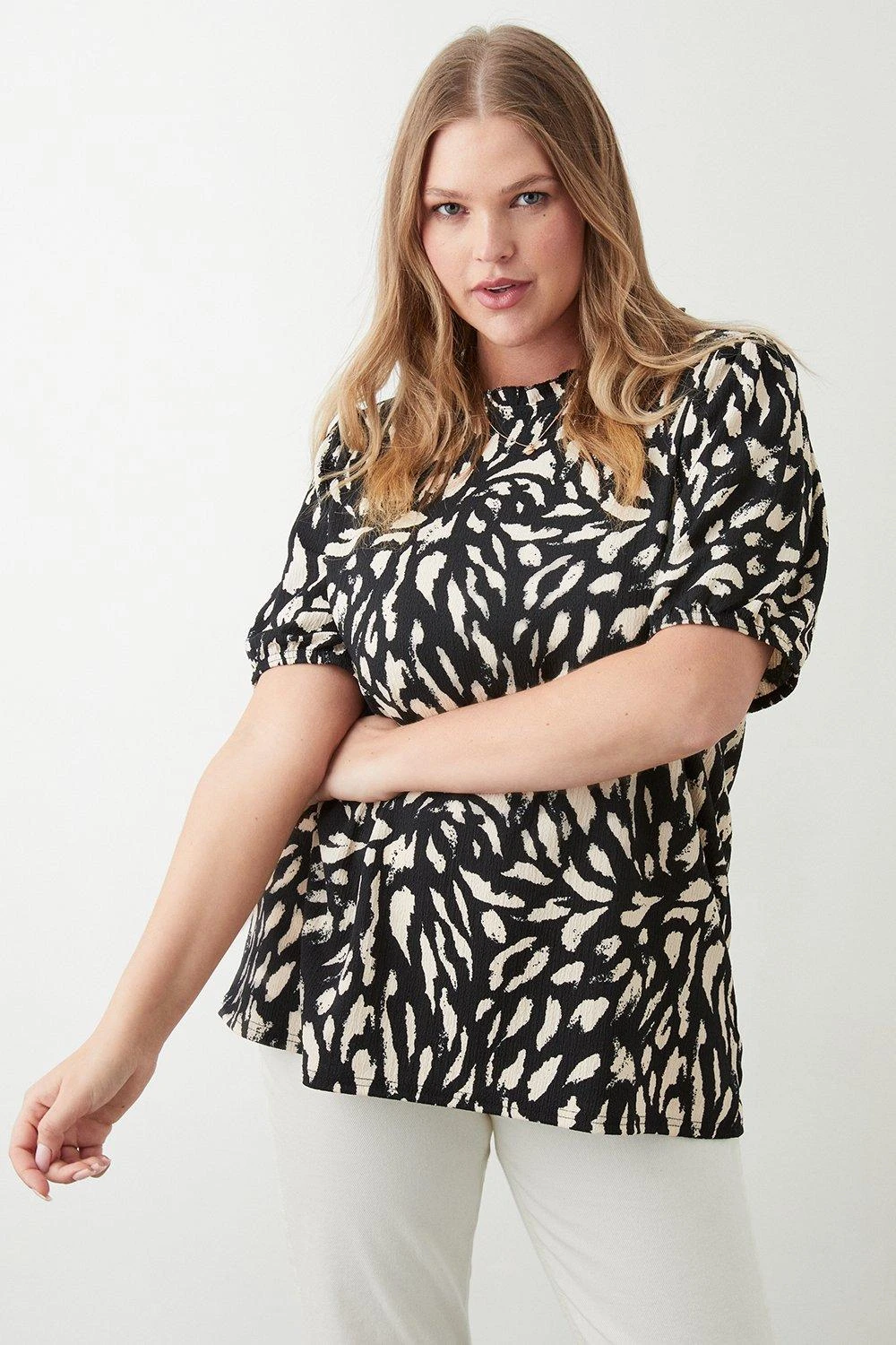 Dorothy Perkins Curve Animal Ruffle Short Sleeve Blouse 3 Dorothy Perkins Curve Animal Ruffle Short Sleeve Blouse