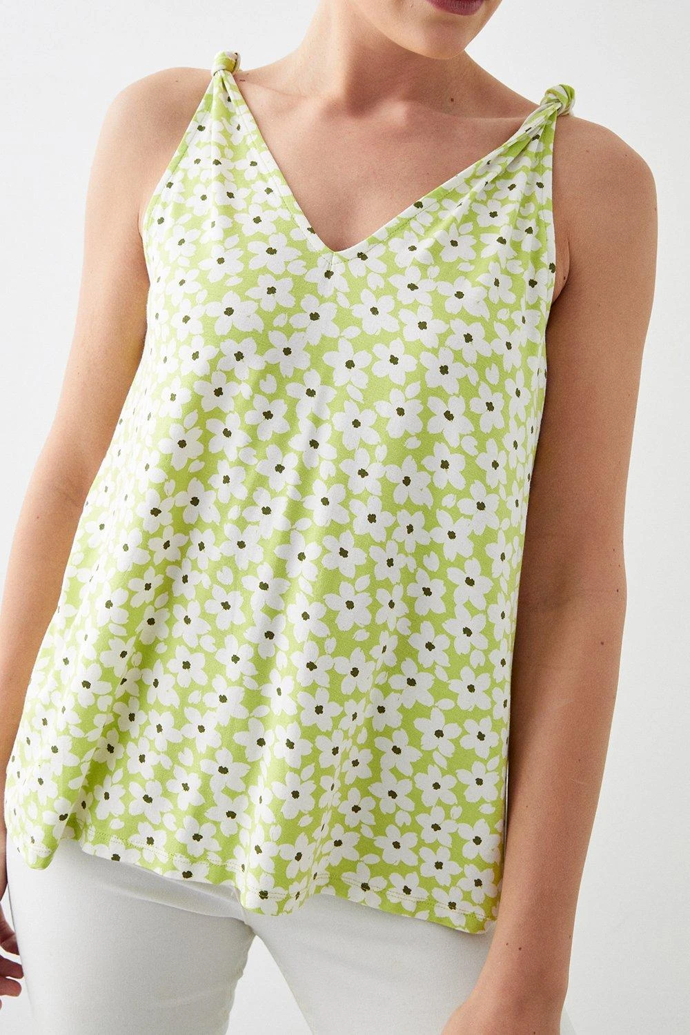Dorothy Perkins Floral Knot Detail Vest 4 Dorothy Perkins Floral Knot Detail Vest - Image 2