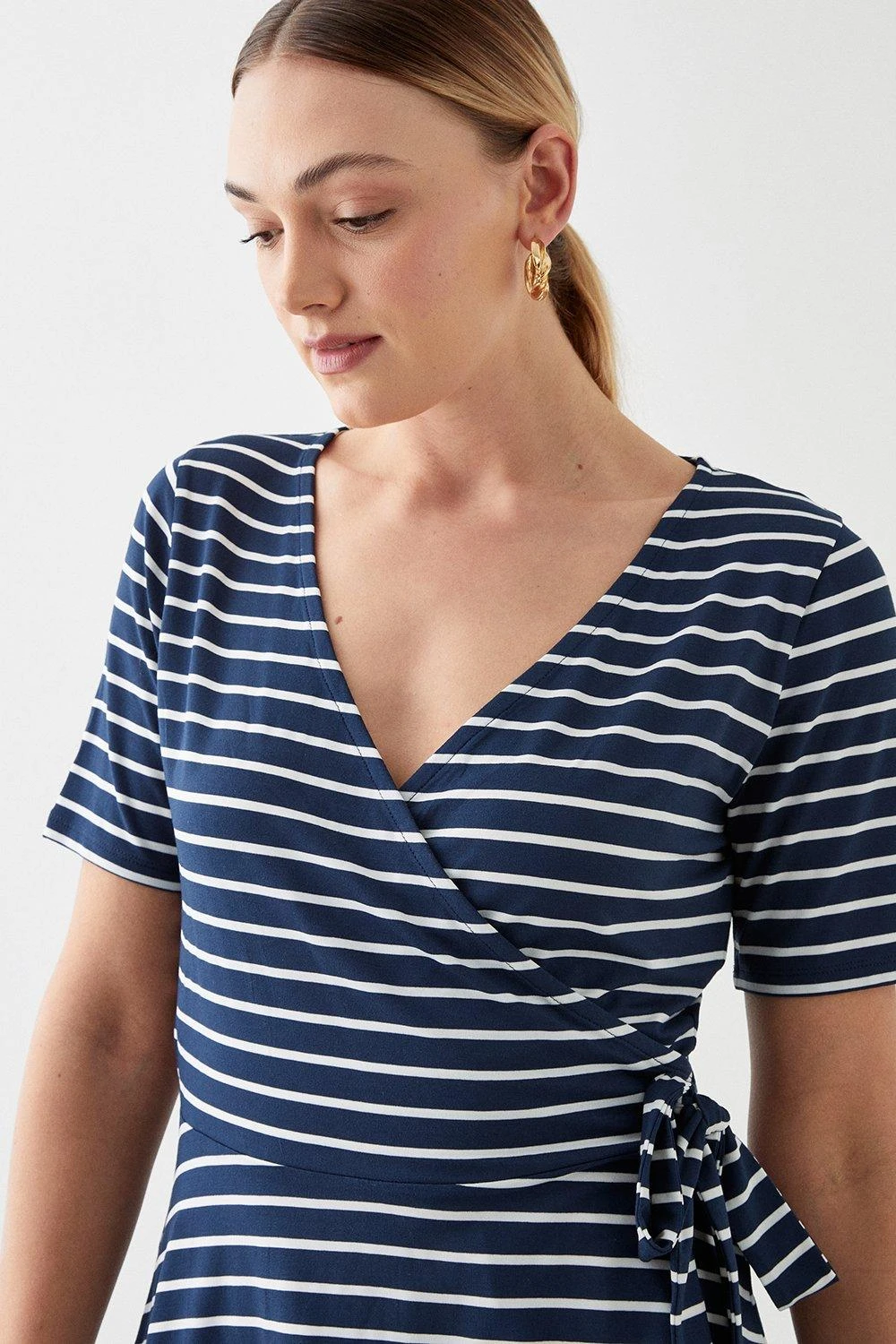 Dorothy Perkins Tall Wrap Detail Short Sleeve Printed Top 4 Dorothy Perkins Tall Wrap Detail Short Sleeve Printed Top - Image 2