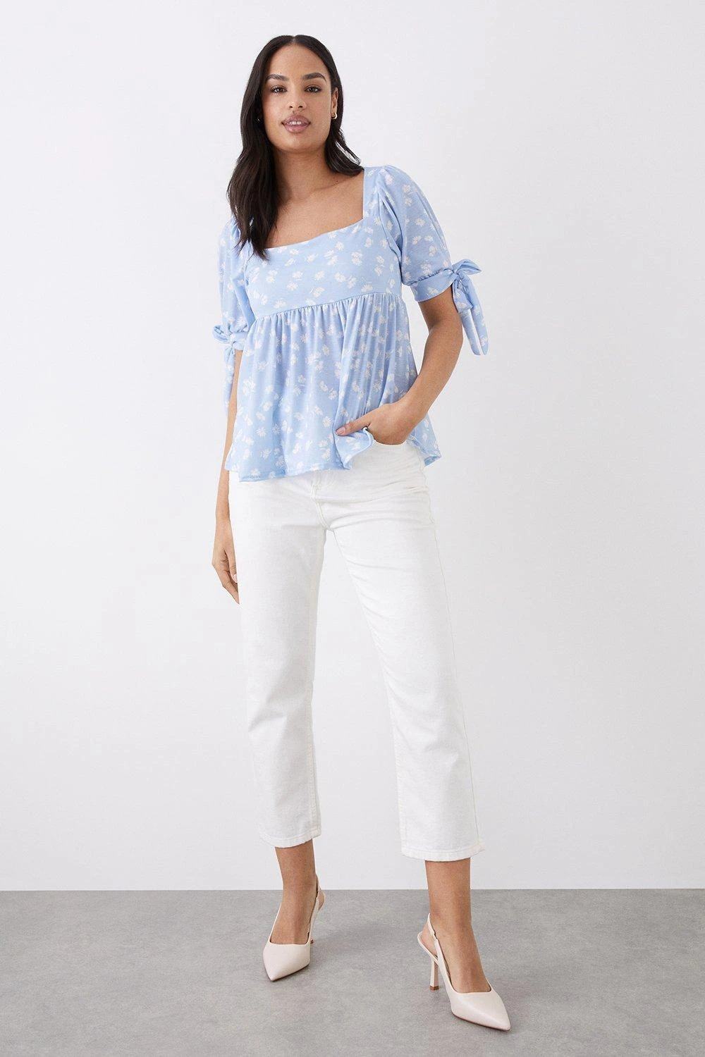 Dorothy Perkins Ditsy Square Neck Tie Sleeve Top 4 Dorothy Perkins Ditsy Square Neck Tie Sleeve Top - Image 2