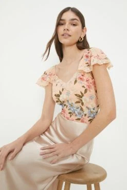 Dorothy Perkins Textured Floral Ruffle Sleeve Top
