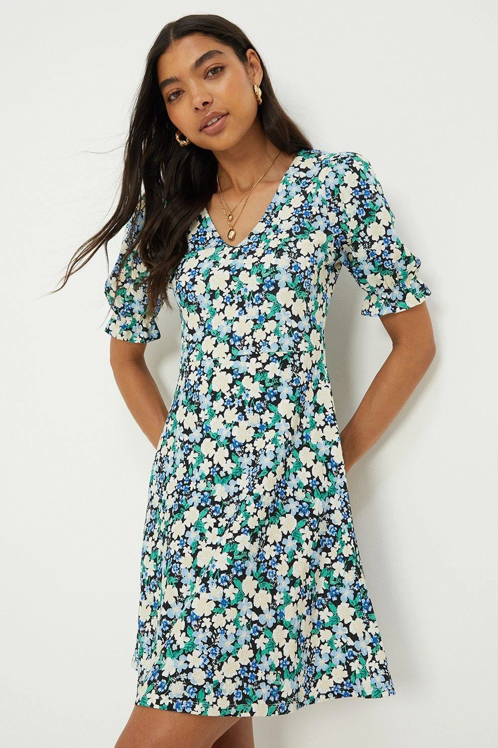 Dorothy Perkins Floral Short Sleeve V Neck Mini Dress 3 Dorothy Perkins Floral Short Sleeve V Neck Mini Dress